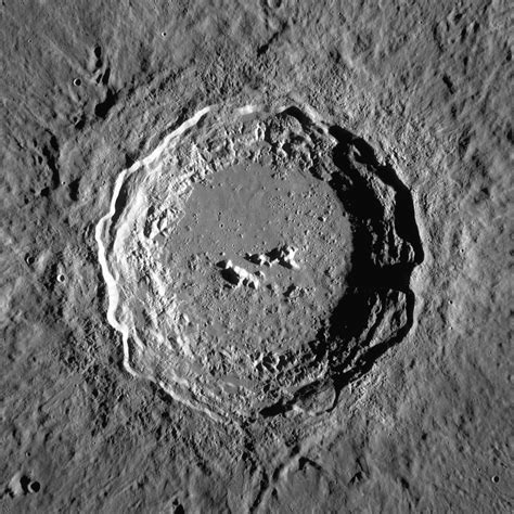为什么一些月球陨石坑的周围会有射线？|陨石坑|月球|射线_新浪新闻