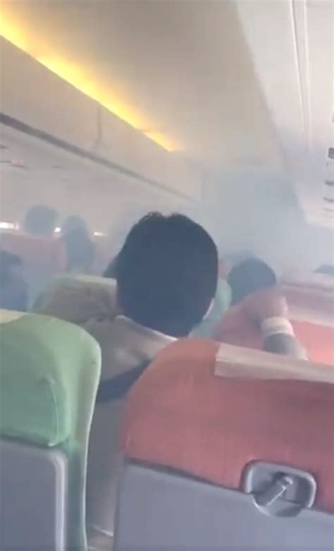 台湾一航班忽然客舱窜出浓烟致乘客被呛 航空公司回应