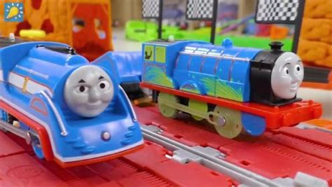 托马斯和他的朋友们第十五季 托马斯小火车的合金版玩具_高清1080P在线观看平台_腾讯视频