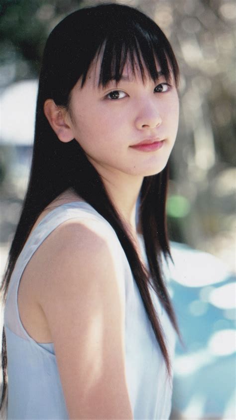 新垣结衣 纯白 写真集 记录了gakki18岁的样子 也是日本最畅销的写真