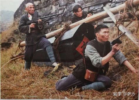 湘西剿匪记：八十年代国产经典电影，解放军集中火力，重创土匪