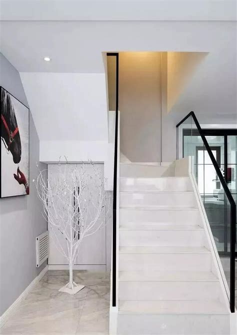 昆山小户型复式楼楼梯怎么设计 这样设计楼梯安全有大气_住范儿