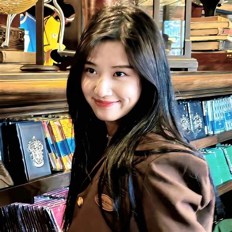 女生温柔且坚定头像