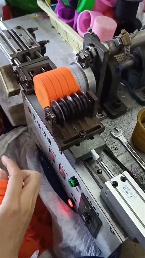 源头工厂定制硅胶手环 平面印刷凹刻填色凸字印刷定做 可来图来样-阿里巴巴