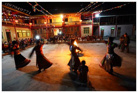 西藏自驾游，和藏民一起跳锅庄舞是一种什么样的体验|锅庄舞|那曲|西藏旅行_新浪新闻