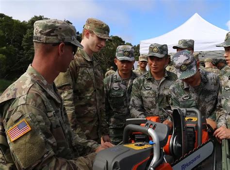 中美陆军开始在夏威夷演练 相互观摩对方装备(图)|中美_新浪军事_新浪网