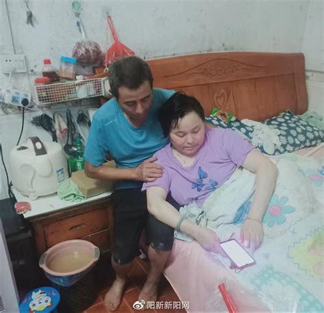 阳新县龙港镇：深情不及久伴 好丈夫照顾瘫痪妻子二十三年