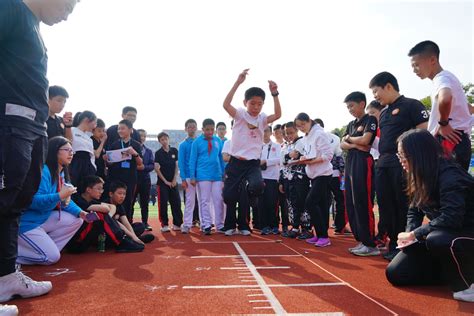 热血青春，拼搏出彩——长兴县洪桥逸夫中学举行第二十三届运动会