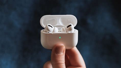 AirPods (3rd gen) vs AirPods (2nd gen) vs AirPods Pro: Which Apple ...