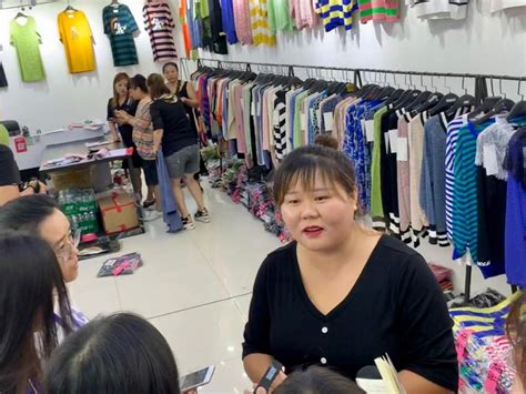 服装店的名字取什么好？服装店铺好听的名字_起名_若朴堂文化