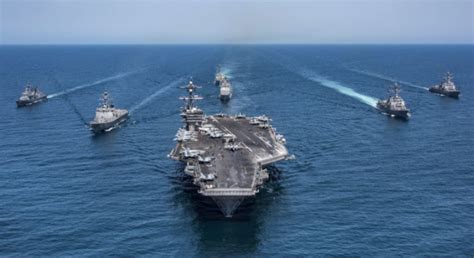 美军动用三艘航母在西太平洋演习威慑中国 - 美国军事 - 全球防务