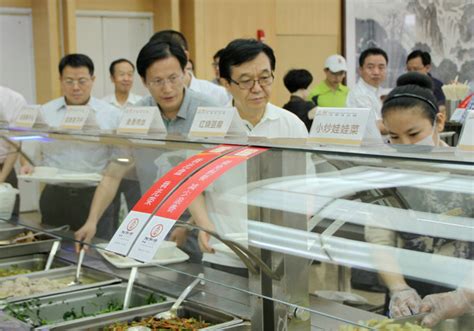 饮食服务中心开展厨师专业技能系列培训-中国地质大学后勤保障处