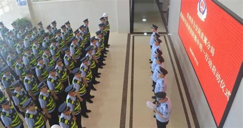 山西省忻州市公安局举行全市公安机关巡特警警务实战技能比武(组图)-特种装备网