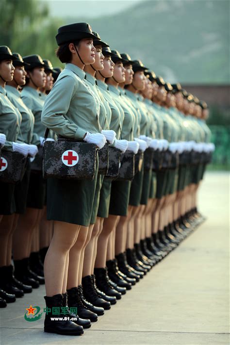 世界各国女兵对比： 俄罗斯女兵最美 印度女兵最惨|女兵|印度|部队_新浪新闻