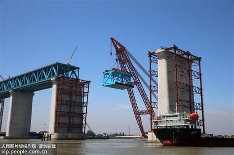 世界跨度最大全漂浮体系斜拉桥实现全桥贯通！_中铁大桥院