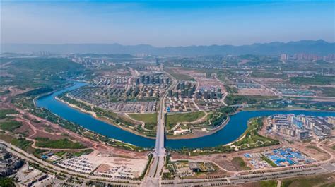 【2020网络媒体行】重庆：两江新区龙兴开发区打造未来城市新“样板”_深圳新闻网