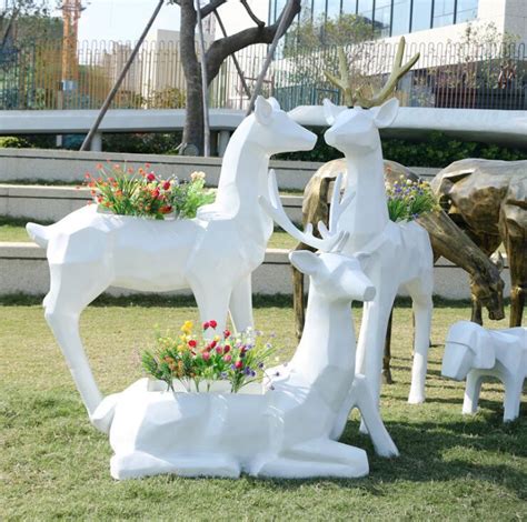 厂家定制大型商业美陈不锈钢仿真动物雕塑金属镂空铁网长颈鹿雕塑-阿里巴巴