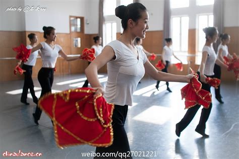 2016级舞蹈表演班专场毕业汇报《我们》圆满落幕-山东艺术学院舞蹈学院