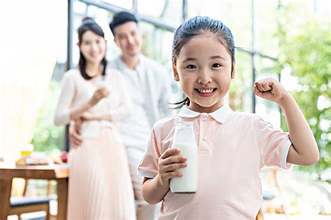 给孩子的牛奶，怎么选安全又营养？这几点一定要注意 - 南京市第一医院