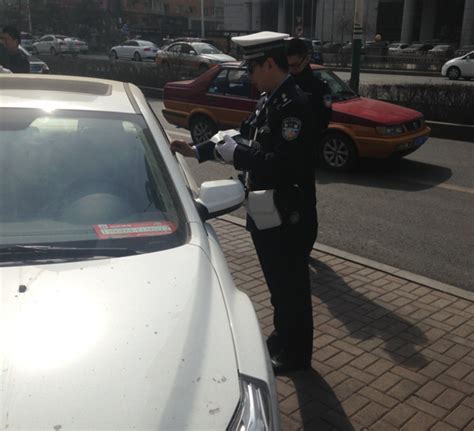 长沙交警对违停启动最严执法，五类违停车辆重点拖移 - 法眼 - 新湖南