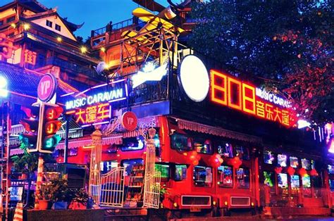 实拍: 泰国芭提雅酒吧一条街, 晚上简直在沸腾|泰国|芭提雅|酒吧一条街_新浪新闻