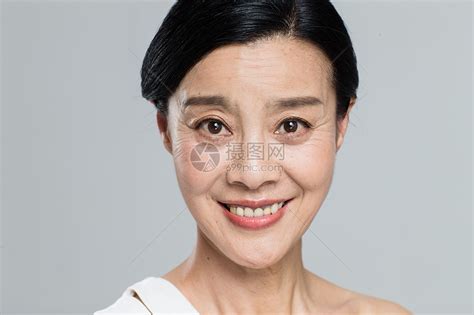 仅成年人健康的影棚拍摄中老年女人妆面肖像高清图片下载-正版图片501930154-摄图网