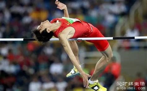 跳高世界纪录是多少，2.45米(索托马约尔跳高之王)— 爱才妹生活