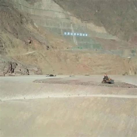 新疆大石峡工程大坝填筑高度达200米-新华网