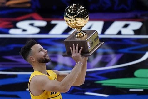 库里加冕NBA历史三分王-潮牌体育