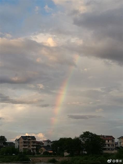 傍晚时分见到了彩虹，据说是好兆头。