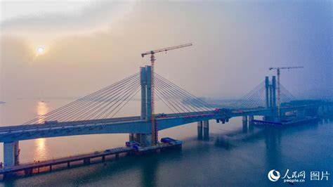 蒙华铁路汉江特大桥主桥合龙--图片频道--人民网