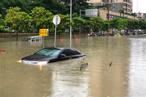 多地发布暴雨预警信号！广州增城区、黄埔区宣布停课