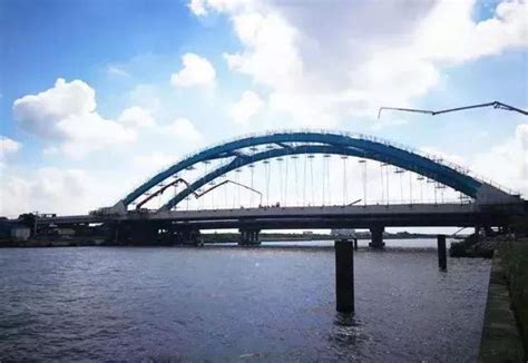 拱顶凌空而起跨越南北两岸 南芦公路桥“革故鼎新”已完成一半 - 周到上海