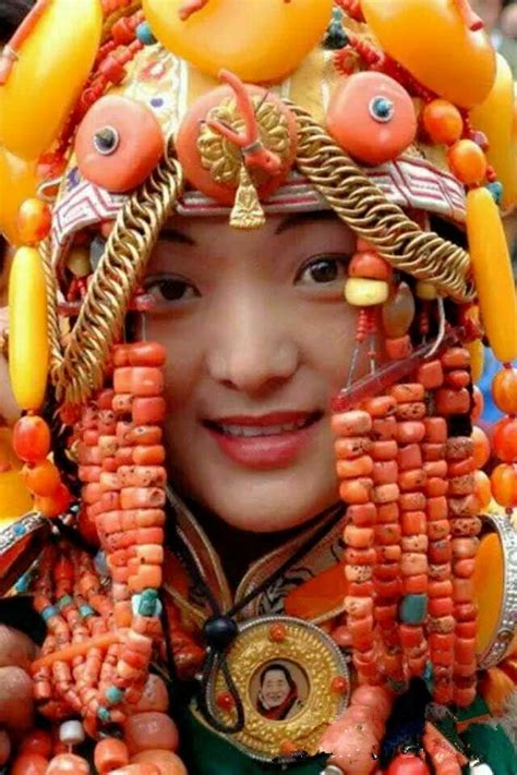藏族女子的佩饰_香格里拉网