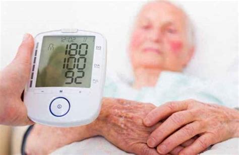 老年高血压，高压高，低压低，脉压差大，是病吗？是血管变硬吗？ 高压与低压之间的相差多少是正常范围