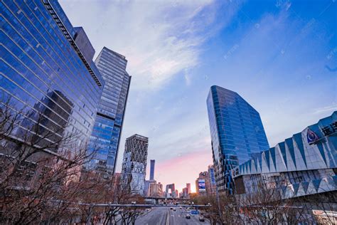 北京黄昏国贸CBD建筑群户外地标夜景打卡摄影图配图高清摄影大图-千库网