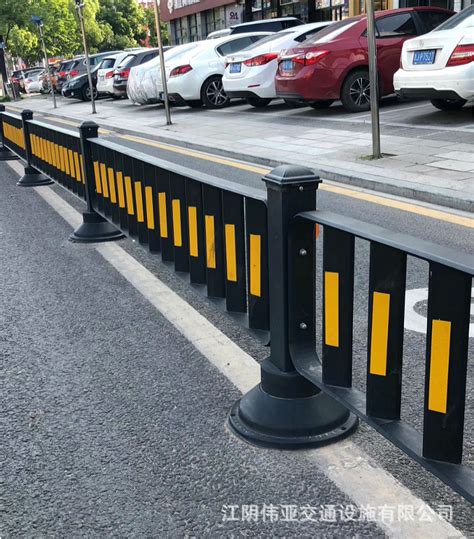 护栏厂家市政道路护栏防眩板机非隔离栏交通围栏马路定制中央栏杆-阿里巴巴