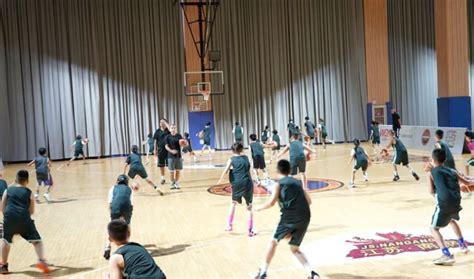 青少年篮球训练营开营 - 苏州市人民政府
