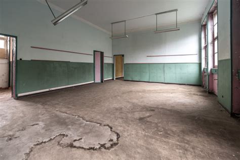 Old Classroom | 废旧的教室-风格序列 _XIONGMU_熊木-站酷ZCOOL