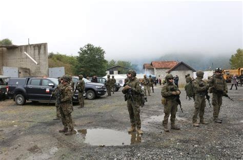 塞尔维亚与科索沃局势缓和 维和部队在边境巡逻_军事_中华网