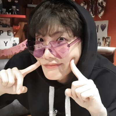 runbts郑号锡头像图片