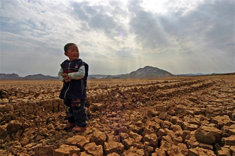 【观察】长江流域大旱背后：7月以来降水偏少4成，河湖调蓄功能变弱|界面新闻 · 中国