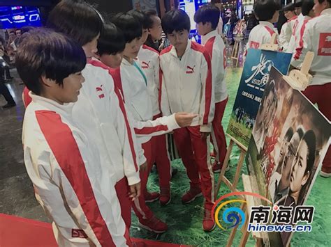 电影《旋风女队》首映式在京举行 全国近百所学校同期示范放映-新闻中心-南海网