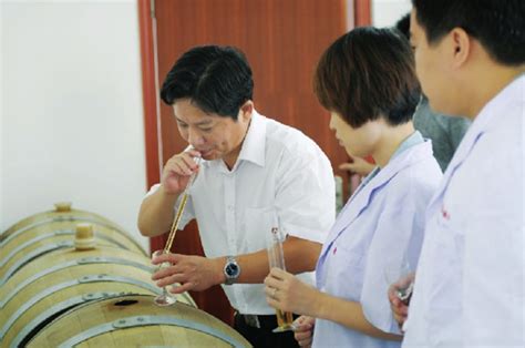 记首届高技能人才、枝江酒业白酒酿造工高级技师李净