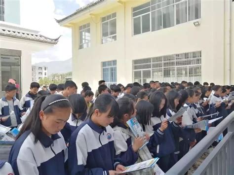 珠海驻怒江记者传回好消息！怒江州民族中学“珠海班”一本上线率100%