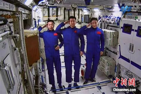 问天实验舱舱门开启 中国航天员首次在轨进入科学实验舱 - 国内动态 - 华声新闻 - 华声在线