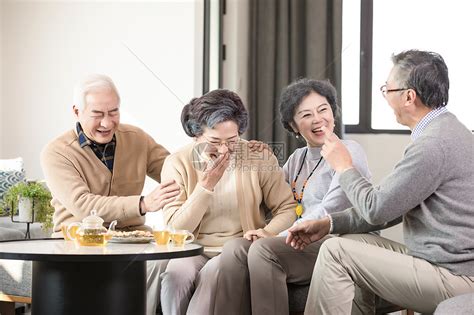 老年夫妻喝茶聊天高清图片下载-正版图片501168125-摄图网