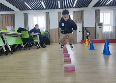 莲都区城西小学徐伟香：多种形式的单双脚连续跳跃练习方法(1)