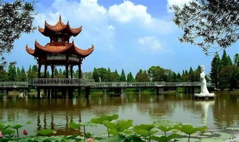 湖北荆州人口最少的县, 和潜江接壤, 拥有镇安寺铁牛
