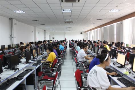 机房装修工程_上海霆峰计算机机房工程有限公司